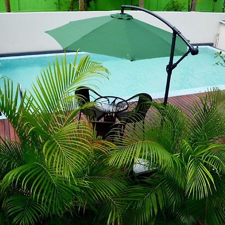 Platinum River View Hotel Rangum Exterior foto