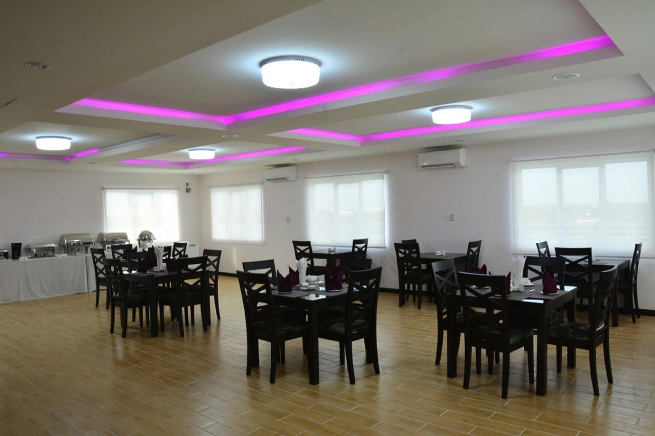 Platinum River View Hotel Rangum Exterior foto